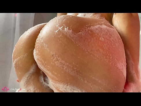 ❤️ Brunette onanerar fittan med vibrator till intensiv orgasm i duschen Super sex at porn sv.justindianpornx.ru