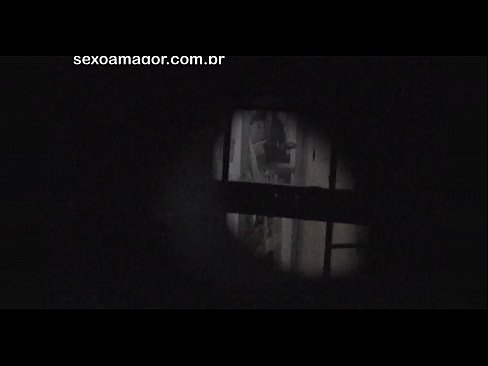 ❤️ Blondie blir hemligt videofilmad av en voyeur från grannskapet gömd bakom ihåliga tegelstenar Super sex at porn sv.justindianpornx.ru